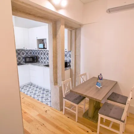 Apartment Janelas De Sao Bento 3 By Hosts