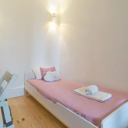 Apartment Janelas De Sao Bento 3 By Hosts Porto