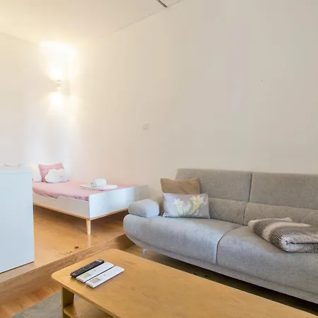 Janelas De Sao Bento 3 By Hosts Appartement