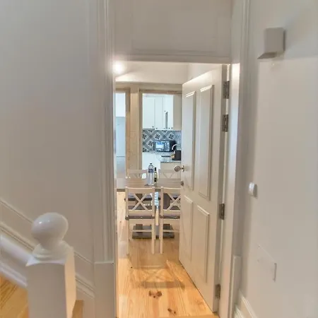 Janelas De Sao Bento 3 By Hosts * ポルト