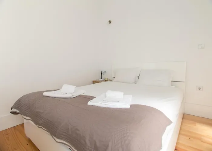 Janelas De Sao Bento 3 By Hosts *